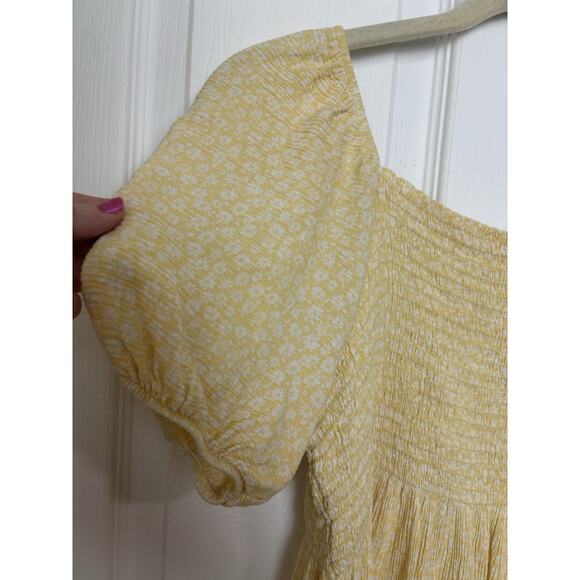 altar’d state Butter Yellow Ditsy Floral Smocked Balloon Sleeve Crop Top Small - Picture 3 of 7